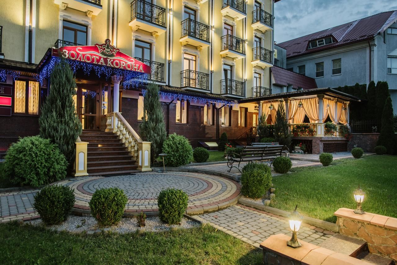 Отель Golden Crown Трускавец